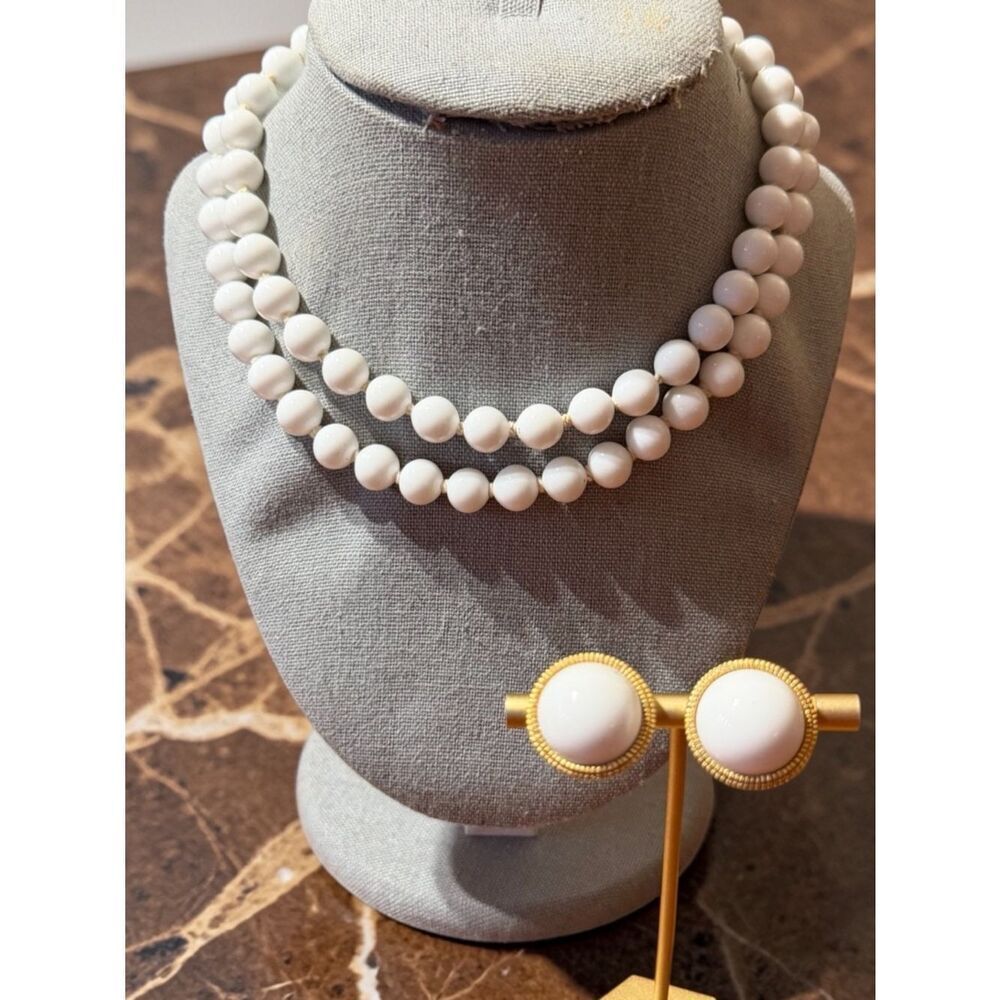 VTG White Milk Glass Double Strand Necklace with White Clip On Trifari Earrings